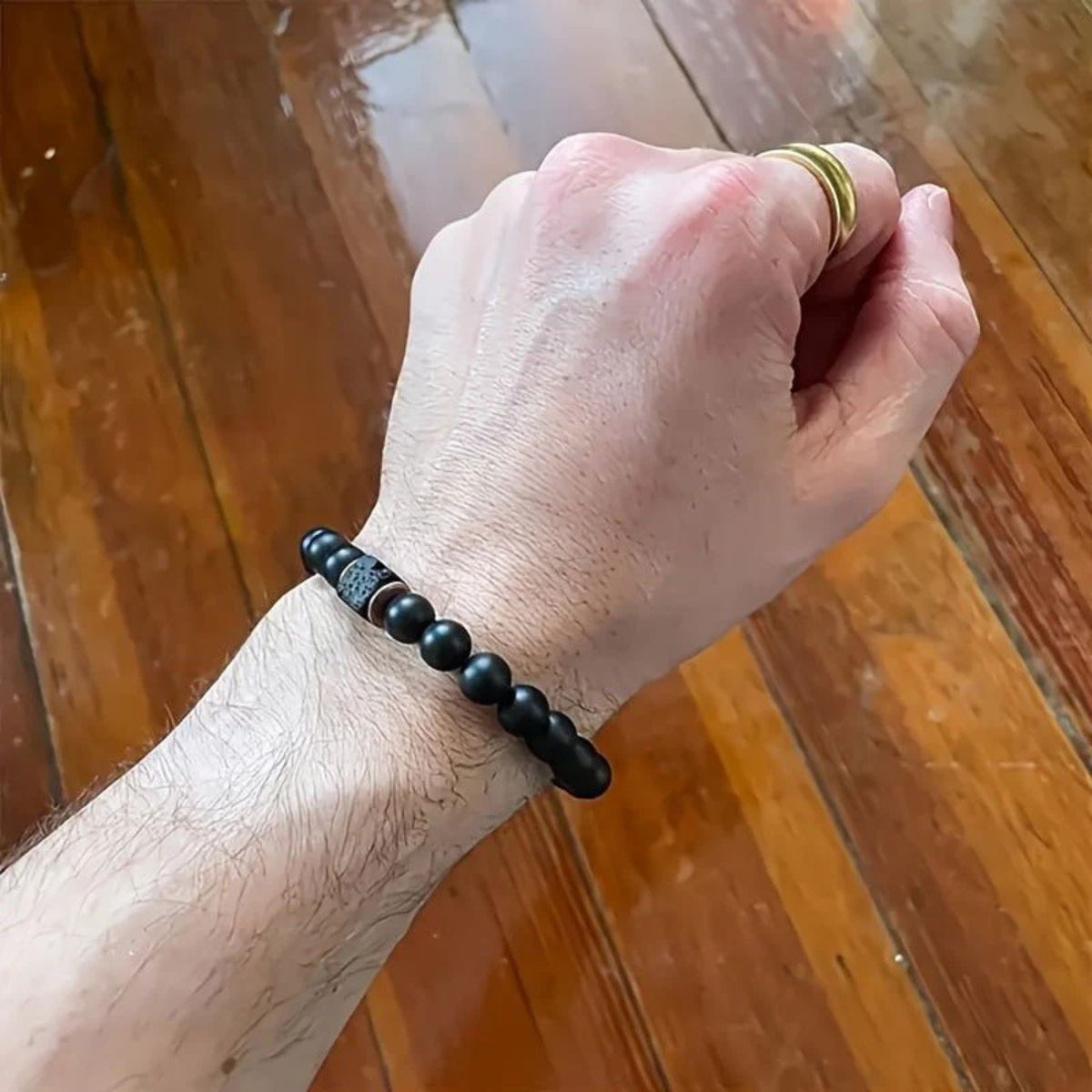 Men’s volcanic stone bracelet with black agate beads